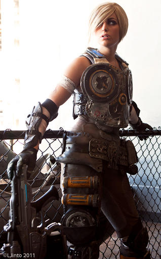 Gears of War 3 - Косплей Ани Страуд (Meagan Vanburkleo and Jessica Nigri) UPD